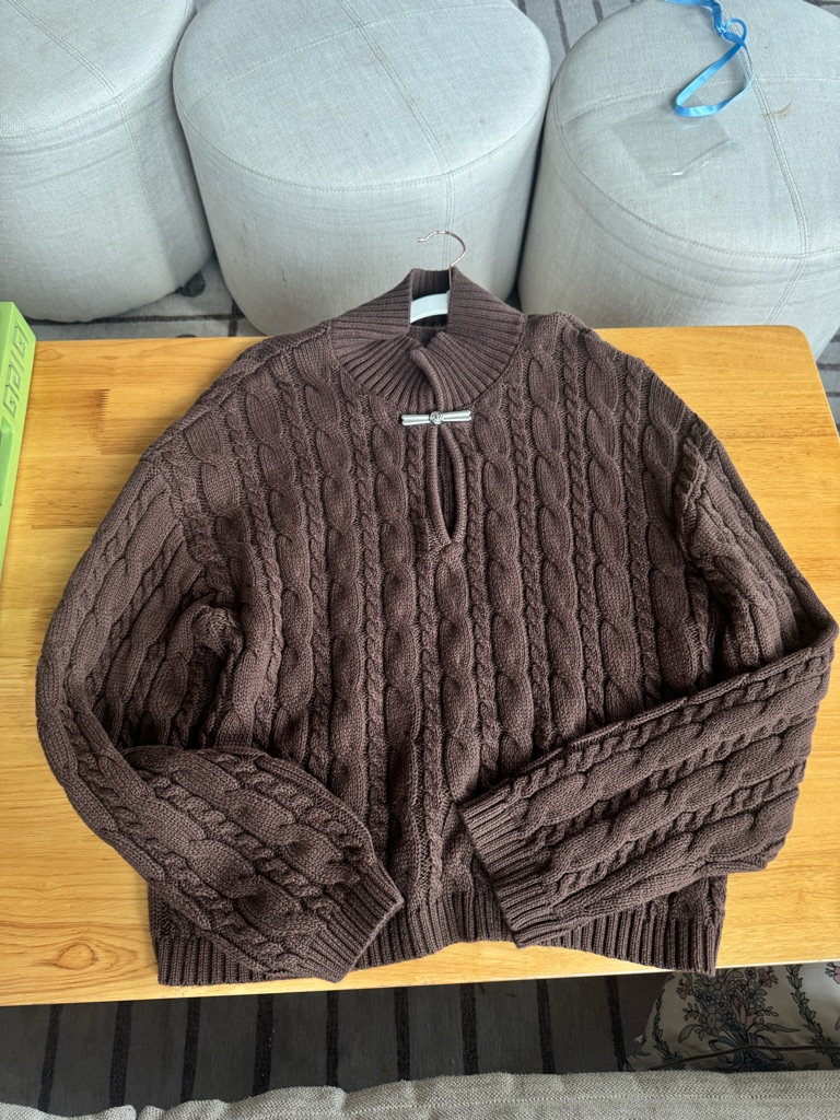 Chunky Cable Knit Clasp Sweater